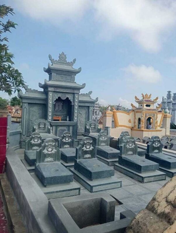 Lăng Mộ Đá Dũng Năm Ninh Bình