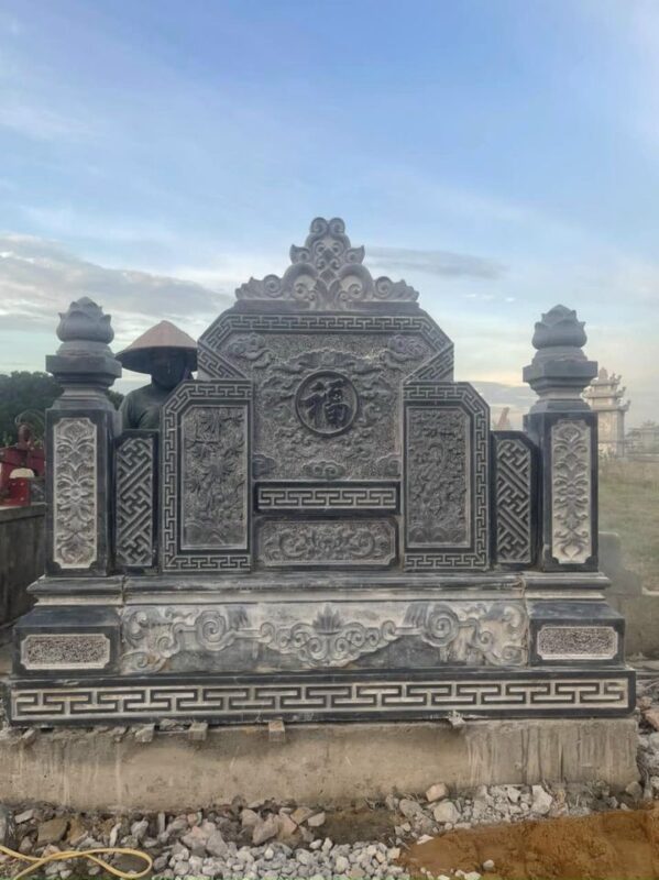 Lăng Mộ Đá Dũng Năm Ninh Bình