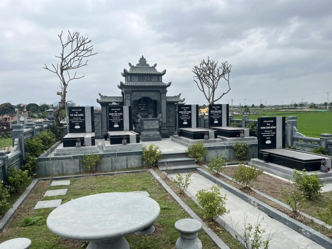 Lăng Mộ Đá Dũng Năm Ninh Bình