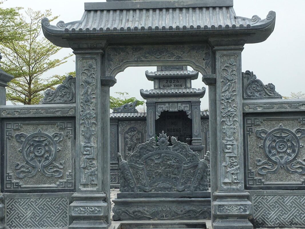 Lăng Mộ Đá Dũng Năm Ninh Bình