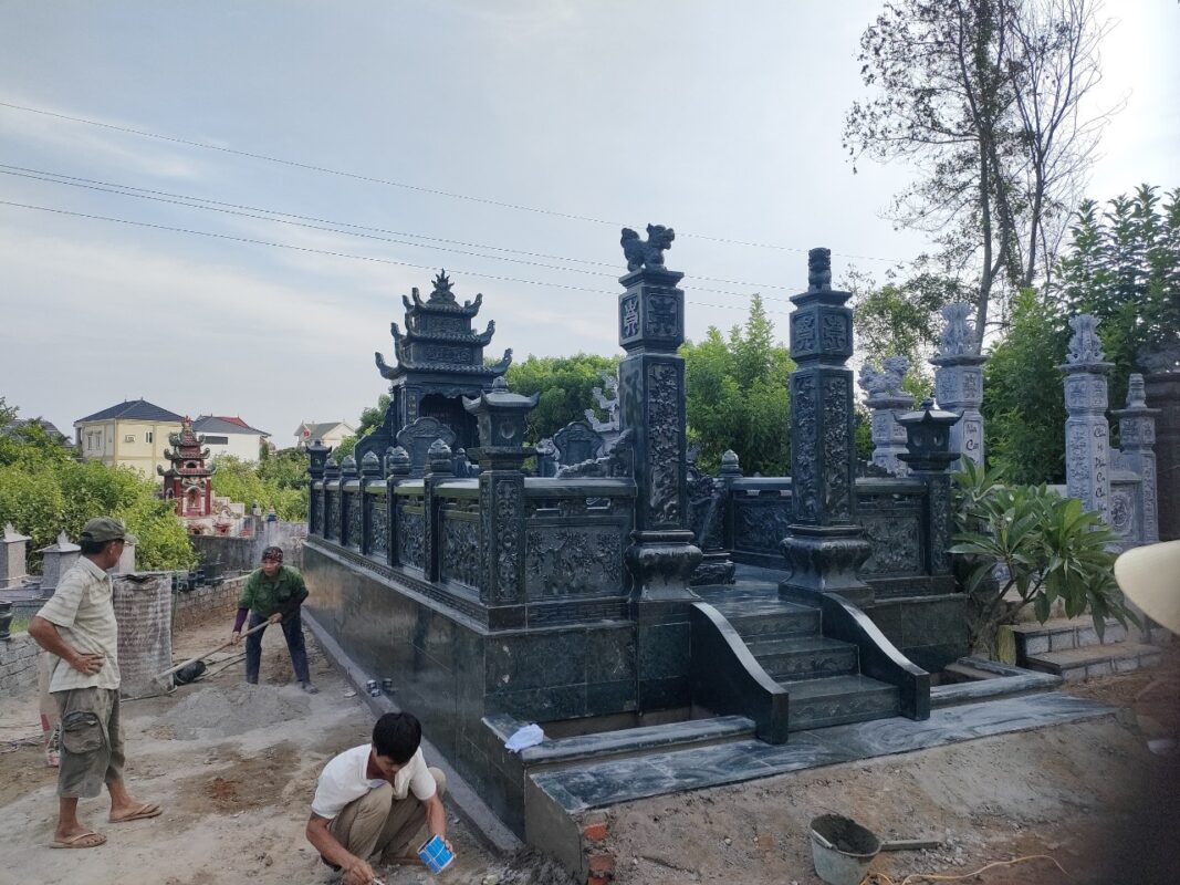 Lăng Mộ Đá Dũng Năm Ninh Bình