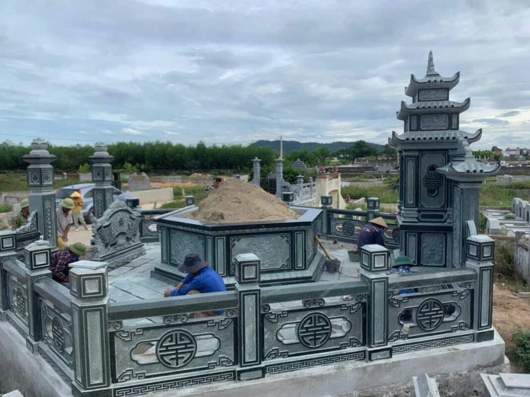 Lăng Mộ Đá Dũng Năm Ninh Bình